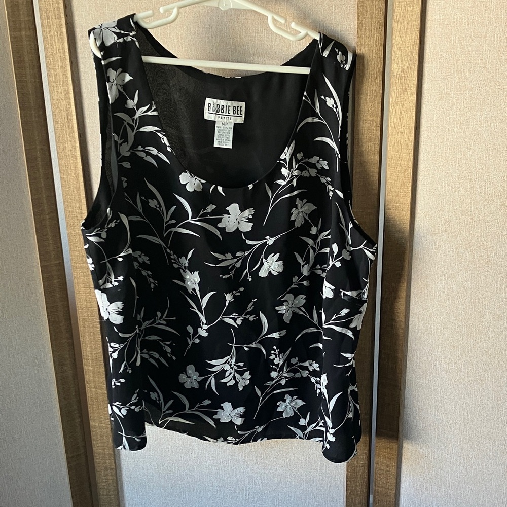 FINAL MARKDOWN Robbie Bee Petite decorative Black Silk Top 14p